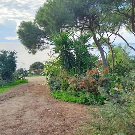 Casa Pillo Nereidi - 30 M Dal Mare E Con Vista Mare Apartmán *